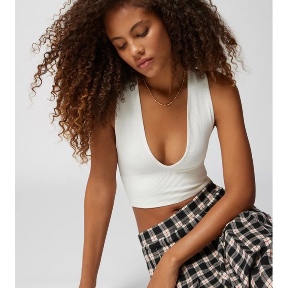 Urban Outfitters Seamless Plunge Bralette - Picture 2 of 2